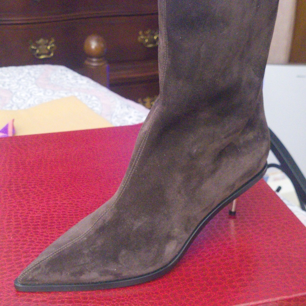 Elegant Brown Suede Women's Boots